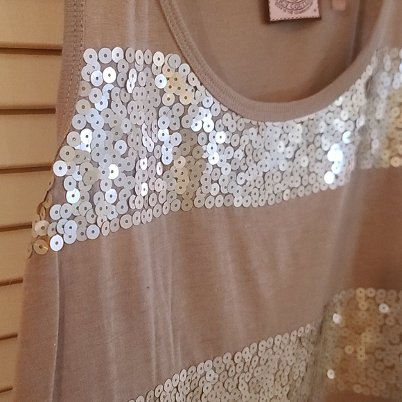 Camel colored wool and sequin relaxed fit dress - Picture 2 of 4